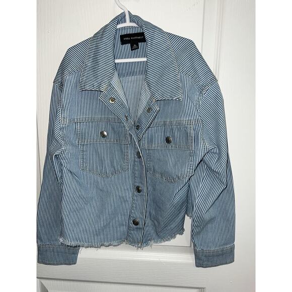 Free Assembly Girls Cut Off Striped Denim Jacket Girls 14-16 - Picture 4 of 4
